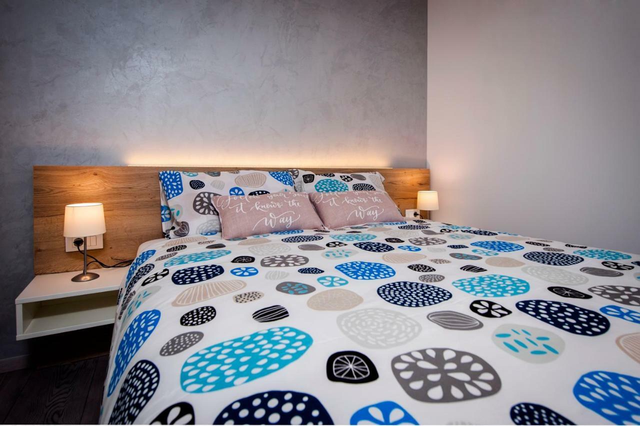 Studio Apartment Kris Ровин Екстериор снимка